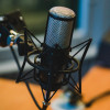 7 Peralatan yang Harus Disiapkan untuk Bikin Podcast